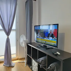 24h Self Check-in Marcelinska Parking Lotnisko Blisko Targi Szpitale I Uczelnie Poznań